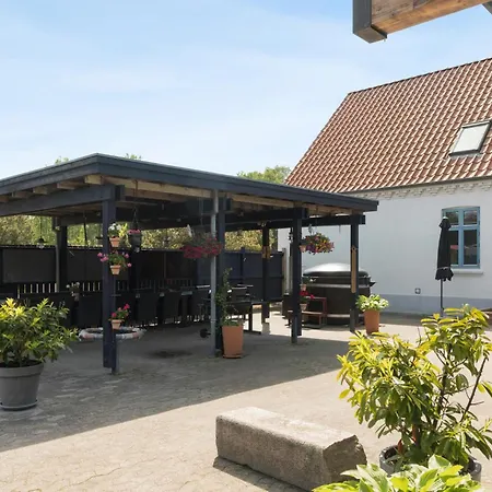 Ten-bedroom Holiday In Vaggerlose Vakantiehuis