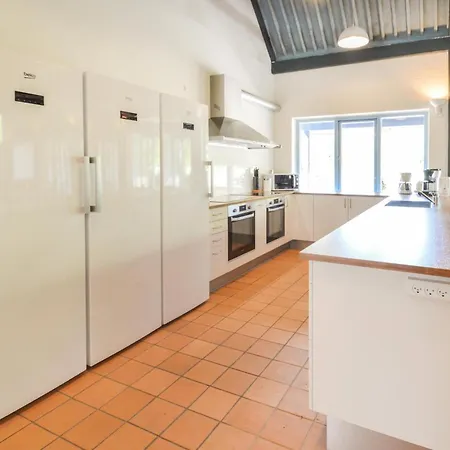 Ten-bedroom Holiday In Vaggerlose * Bøtø By