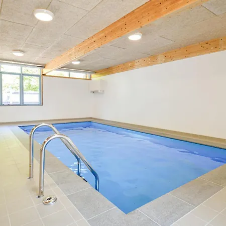 Vakantiehuis Ten-bedroom Holiday In Vaggerlose *
